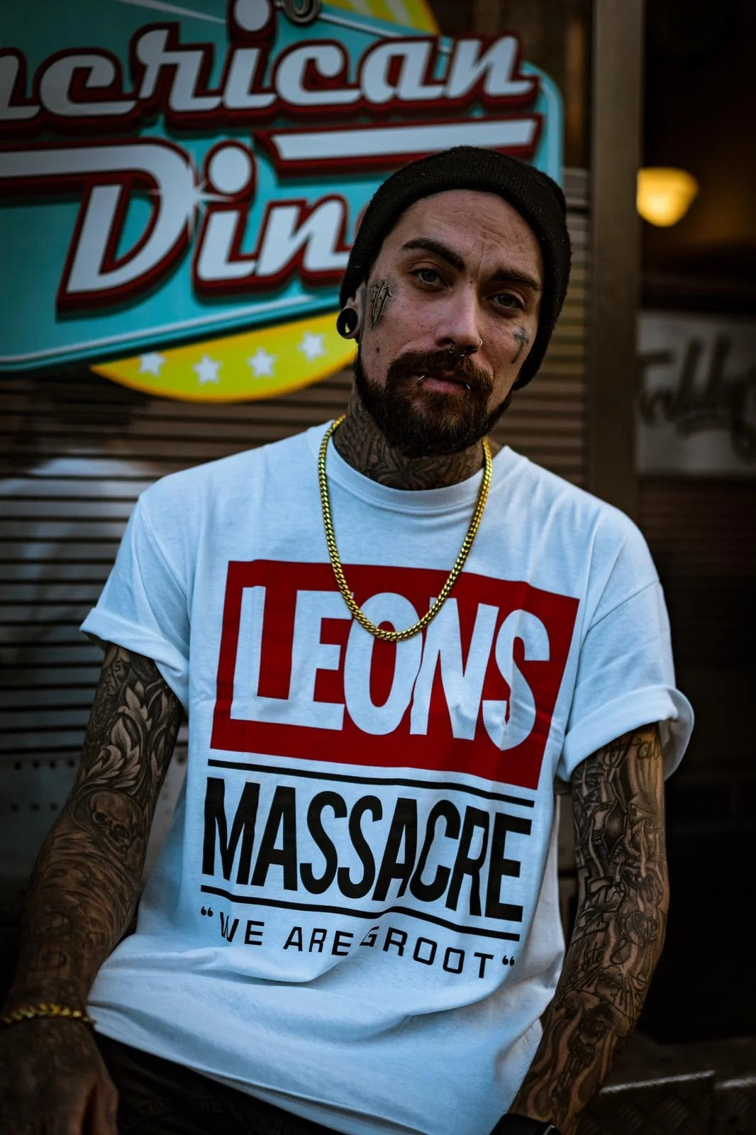 LEONS TEE